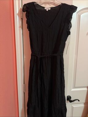 Luxology Black V-Neck Ruffle Sleeve Maxi Dress